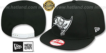 Buccaneers 'TEAM-BASIC SNAPBACK' Black-White Hat by New Era