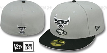 Bulls '2T SPLIT HWC TEAM-BASIC' Grey-Black Fitted Hat by New Era