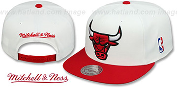 Bulls '2T XL-LOGO SNAPBACK' White-Red Hat by Mitchell and Ness