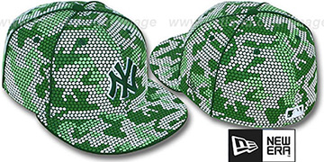 Yankees GREEN DOT-CAMO Fitted Hat by New Era