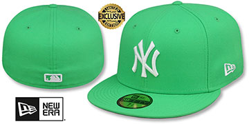 Yankees TEAM-BASIC Island Green-White Fitted Hat by New Era