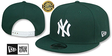 Yankees TEAM-BASIC SNAPBACK Dark Green-White Hat by New Era