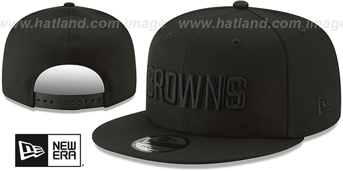 Browns 'TEAM-BASIC BLACKOUT SNAPBACK' Hat by New Era