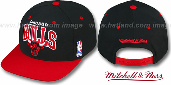 Bulls '2T TEAM ARCH SNAPBACK' Adjustable Hat by Mitchell and Ness