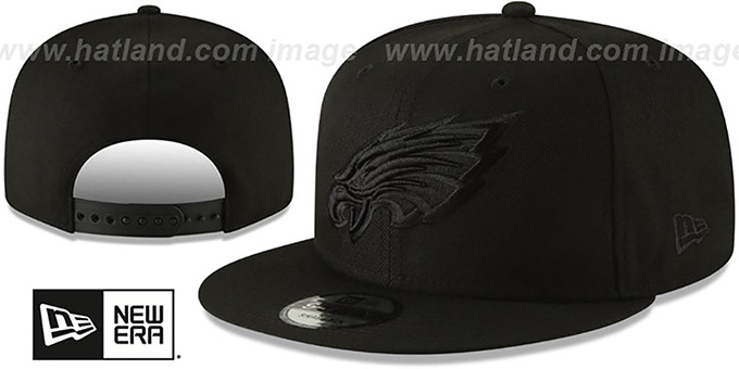 Eagles 'TEAM-BASIC BLACKOUT SNAPBACK' Hat by New Era