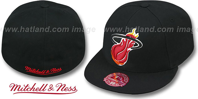 Heat 'XL-LOGO BASIC' Black Fitted Hat by Mitchell and Ness