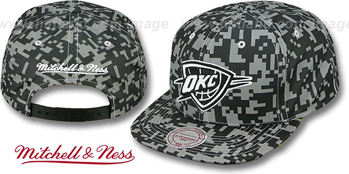 Thunder '3M DIGI-CAMO SNAPBACK' Black-Grey Hat by Mitchell and Ness