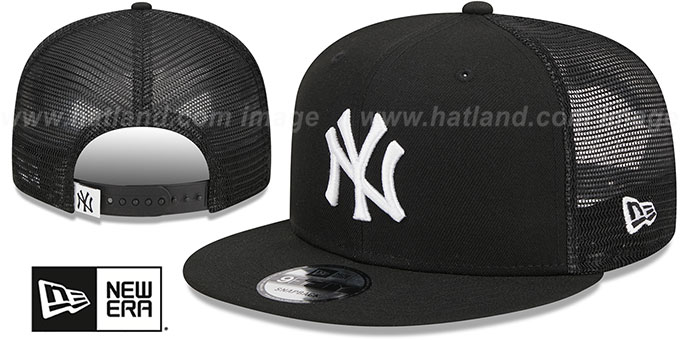 Yankees 'TEAM-BASIC TRUCKER SNAPBACK' Black-White Hat by New Era