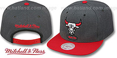 Bulls 2T-HEATHER SNAPBACK Grey-Red Hat by Mitchell and Ness