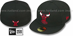 Bulls CHENILLE APPLIQUE Black Fitted Hat by New Era