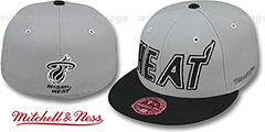 Heat 2T XL-WORDMARK Grey-Black Fitted Hat by Mitchell and Ness