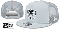 Raiders THROWBACK TEAM-BASIC TRUCKER SNAPBACK Grey Hat by New Era