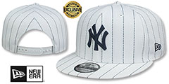 Yankees TEAM-BASIC PINSTRIPE SNAPBACK White-Navy Hat by New Era