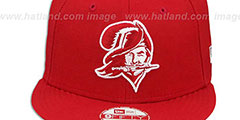 Buccaneers THROWBACK TEAM-BASIC SNAPBACK Red-White Hat by New Era - 2nd View