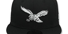 Eagles THROWBACK TEAM-BASIC TRUCKER Black-White Fitted Hat by New Era - 2nd View