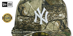 Yankees MLB TEAM-BASIC Realtree Camo Fitted Hat by New Era - 2nd View