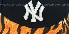 Yankees REAL TIGER VIZA-PRINT Navy Fitted Hat by New Era - 2nd View