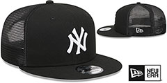 Yankees TEAM-BASIC TRUCKER SNAPBACK Black-White Hat by New Era - 2nd View