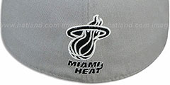 Heat 2T XL-WORDMARK Grey-Black Fitted Hat by Mitchell and Ness - 3rd View