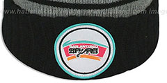 Spurs HIGH-5 CIRCLE BEANIE Grey-Black by Mitchell and Ness - 3rd View