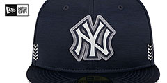 Yankees 2024 ONFIELD CLUBHOUSE Heather Navy Fitted Hat by New Era - 3rd View