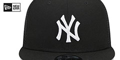 Yankees TEAM-BASIC TRUCKER SNAPBACK Black-White Hat by New Era - 3rd View