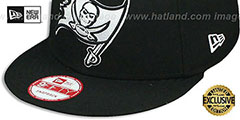 Buccaneers TEAM-BASIC SNAPBACK Black-White Hat by New Era - 4th View