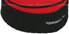 Bulls HIGH-5 CIRCLE BEANIE Red-Black by Mitchell and Ness - 4th View