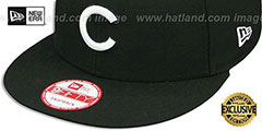 Cubs TEAM-BASIC SNAPBACK Black-White Hat by New Era - 4th View