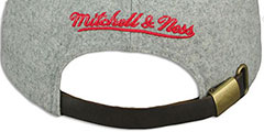 Hawks 2T TAILSWEEPER STRAPBACK Grey-Red Hat by Mitchell and Ness - 4th View