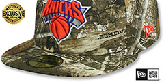 Knicks NBA TEAM-BASIC Realtree Camo Fitted Hat by New Era - 4th View