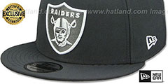 Raiders TEAM-BASIC SNAPBACK Charcoal-White Hat by New Era - 4th View