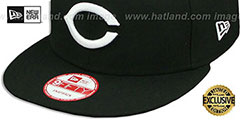 Reds TEAM-BASIC SNAPBACK Black-White Hat by New Era - 4th View