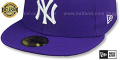 Yankees TEAM-BASIC Purple-White Fitted Hat by New Era - 4th View