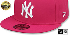 Yankees TEAM-BASIC SNAPBACK Beetroot-White Hat by New Era - 4th View