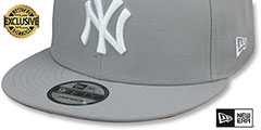 Yankees TEAM-BASIC SNAPBACK Light Grey-White Hat by New Era - 4th View