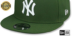 Yankees TEAM-BASIC SNAPBACK Rifle Green-White Hat by New Era - 4th View